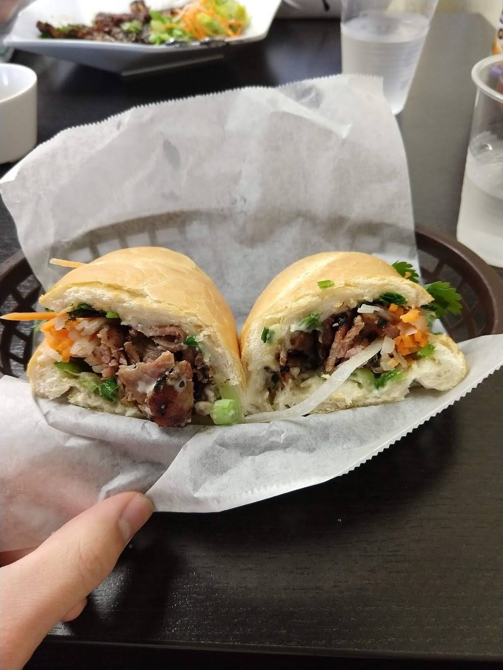 Rolls And Grill | restaurant | 3803 Ming Ave, Bakersfield, CA 93309, USA | 6617355830 OR +1 661-735-5830