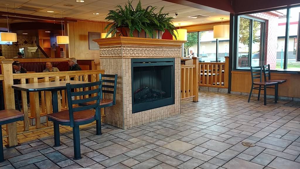 McDonalds | cafe | 4885 Garfield Rd, Auburn, MI 48611, USA | 9896622431 OR +1 989-662-2431
