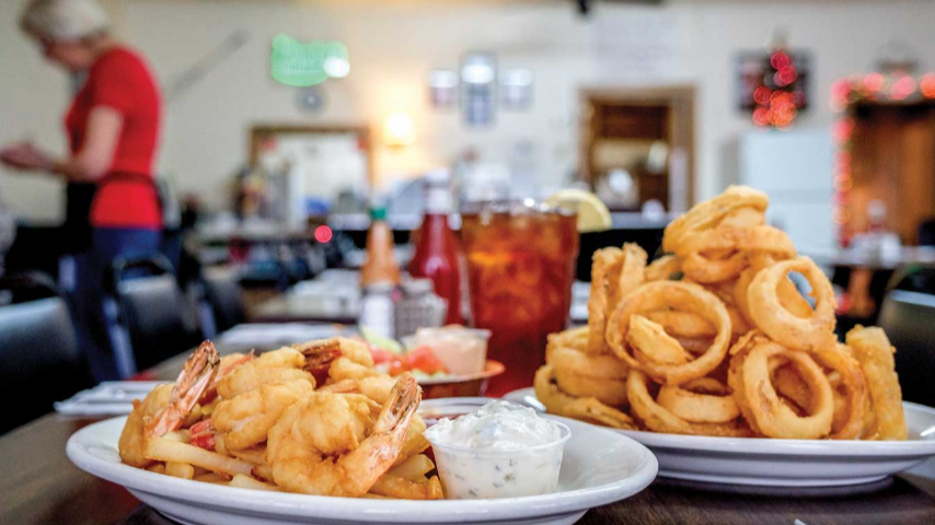 Gradys Seafood | restaurant | 981 6th Ave, Graceville, FL 32440, USA | 8502634247 OR +1 850-263-4247