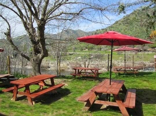 Sierra Subs & Salad | restaurant | 41717 Sierra Dr, Three Rivers, CA 93271, USA | 5595614810 OR +1 559-561-4810