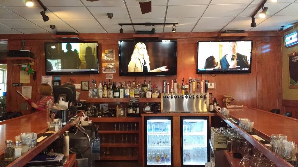 Yamas Bar and Grill | restaurant | 268 Main St, Old Town, ME 04468, USA | 2078275200 OR +1 207-827-5200