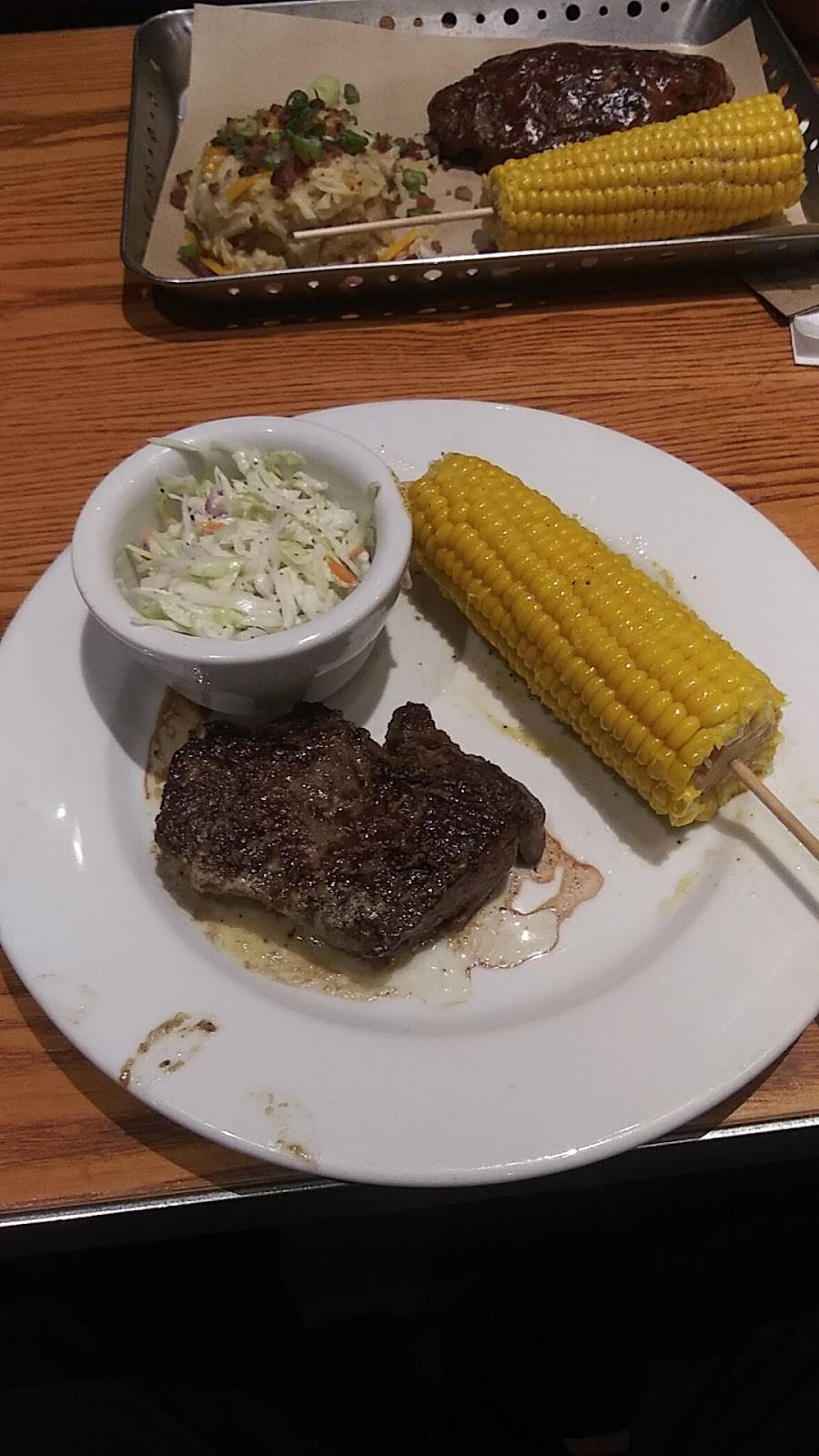 Chilis Grill & Bar | meal takeaway | 1105 W Valley Pkwy, Escondido, CA 92025, USA | 7607375101 OR +1 760-737-5101