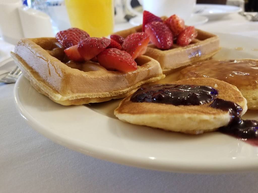 The Dining Room at The Nittany Lion Inn | restaurant | 200 W Park Ave, State College, PA 16803, USA | 8148658590 OR +1 814-865-8590