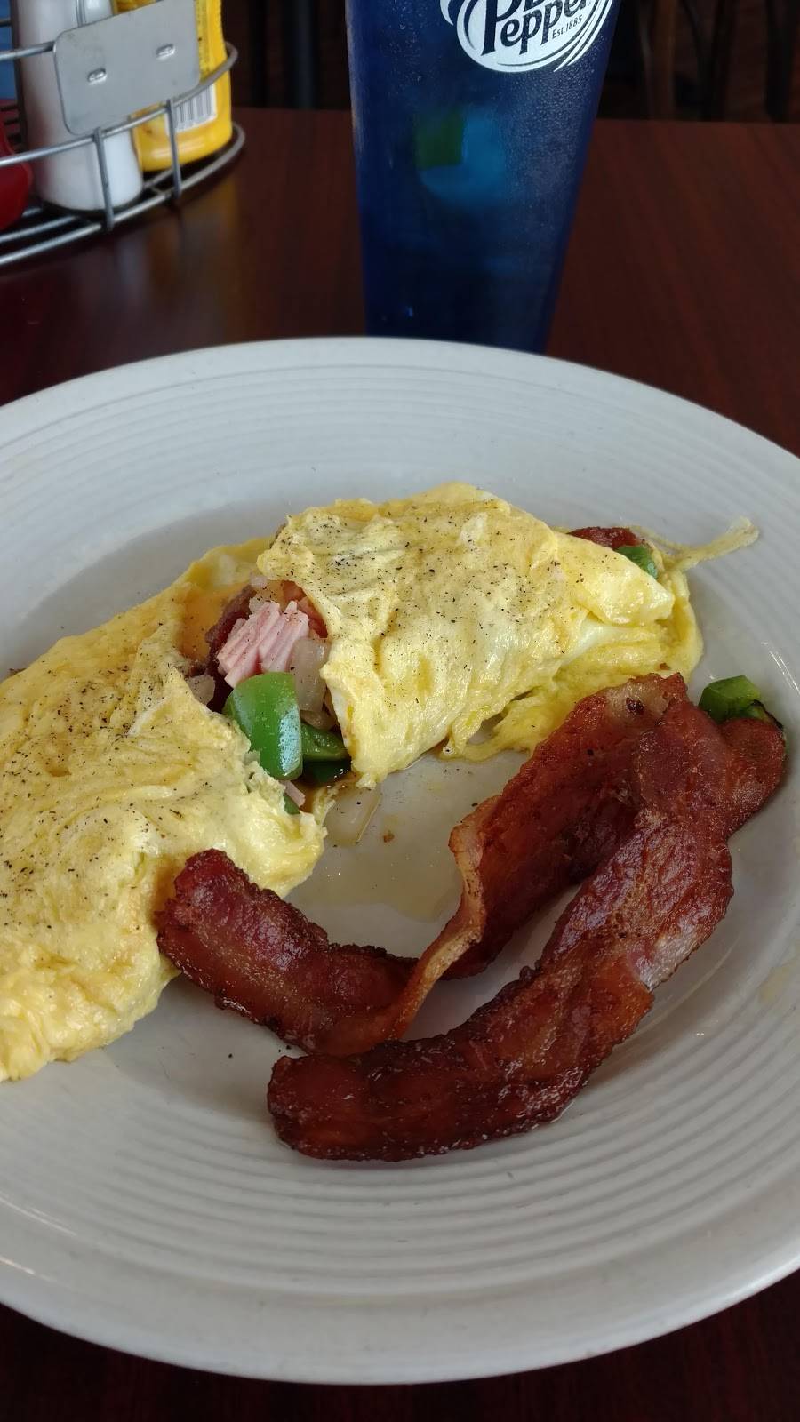 Callies Homestyle Restaurant | restaurant | 447 Lexington Rd, Versailles, KY 40383, USA | 8598799211 OR +1 859-879-9211