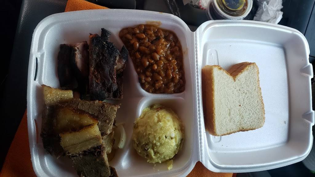 Spoons BBQ | restaurant | 230 N Main St, Lone Star, TX 75668, USA | 9036561627 OR +1 903-656-1627