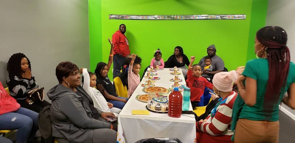 Riverbend Skate | cafe | 508 A W, E Delmar Ave, Alton, IL 62002, USA | 6184338758 OR +1 618-433-8758