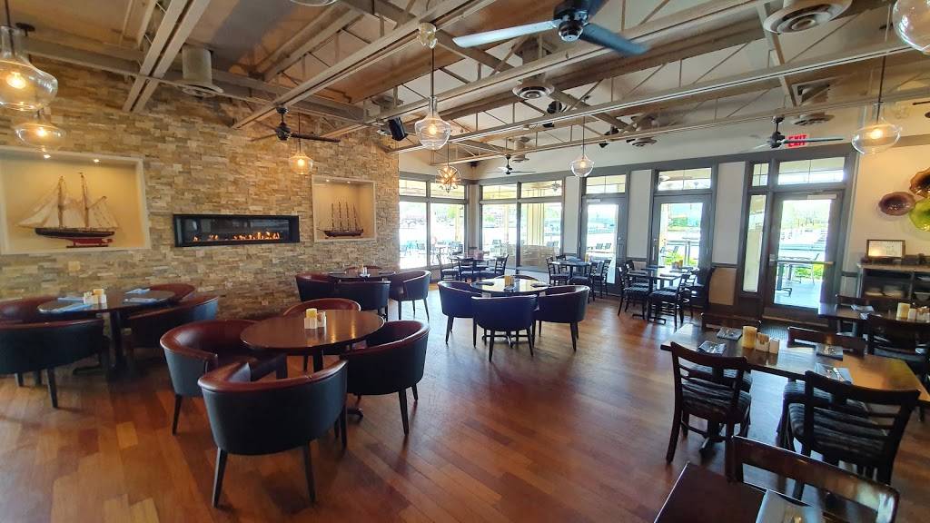 Snug Harbour | restaurant | 14 Stavebank Rd S, Mississauga, ON L5G 2T1, Canada | 9052745000 OR +1 905-274-5000