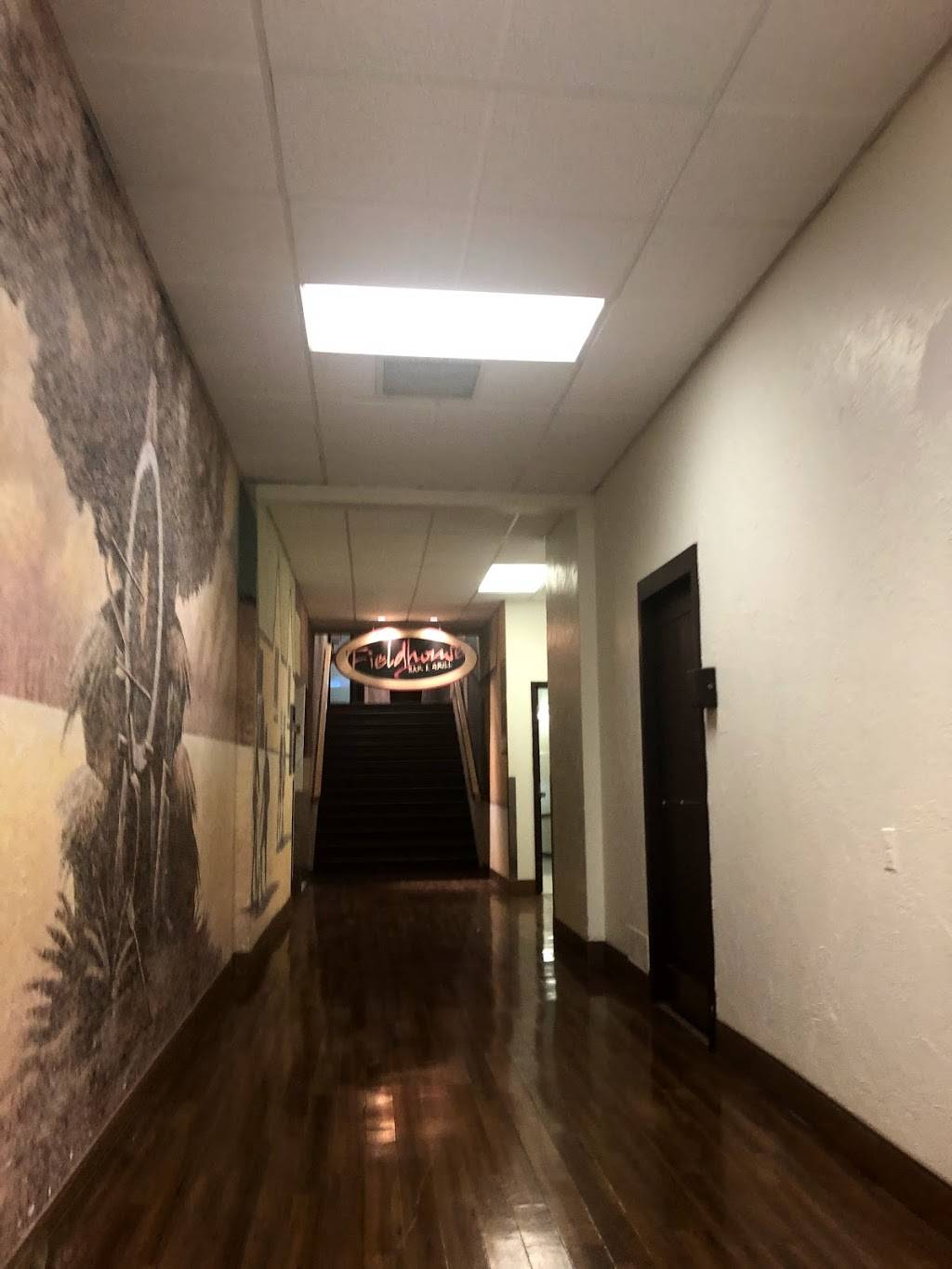 Fieldhouse Bar & Grill | restaurant | 2451 Riverside Dr, Ottawa, ON K1H 7X7, Canada | 6137366203 OR +1 613-736-6203