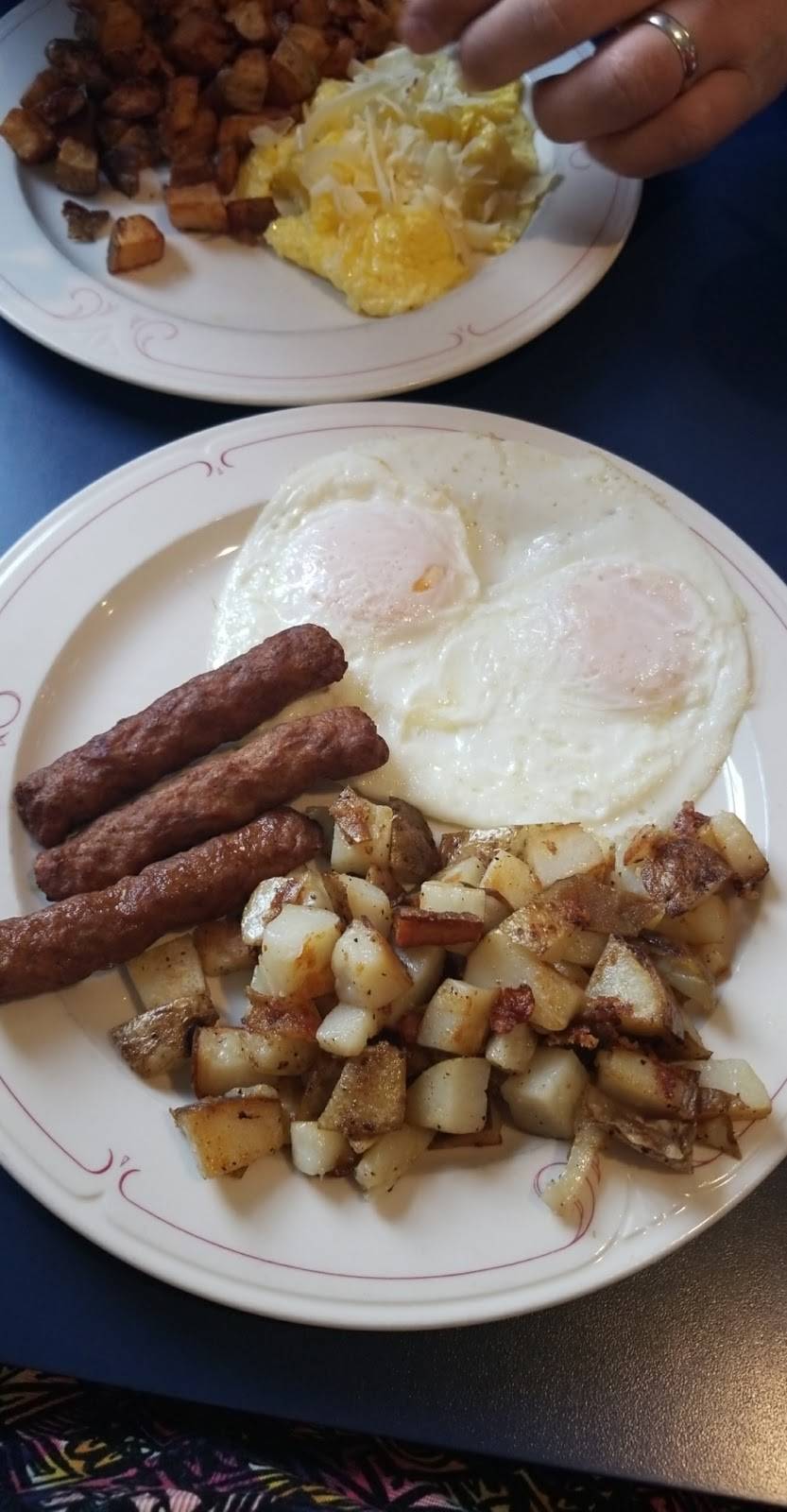 Papas Place | restaurant | 1948 VT-100, Eden, VT 05652, USA | 8026359319 OR +1 802-635-9319