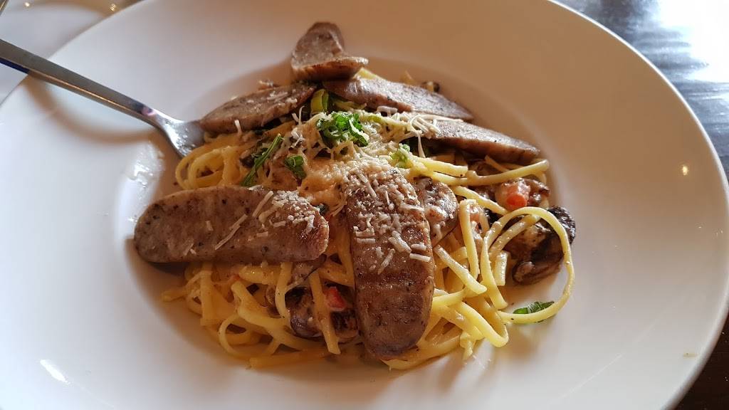 Louie Linguinis | restaurant | 660 Cannery Row, Monterey, CA 93940, USA | 8316488500 OR +1 831-648-8500