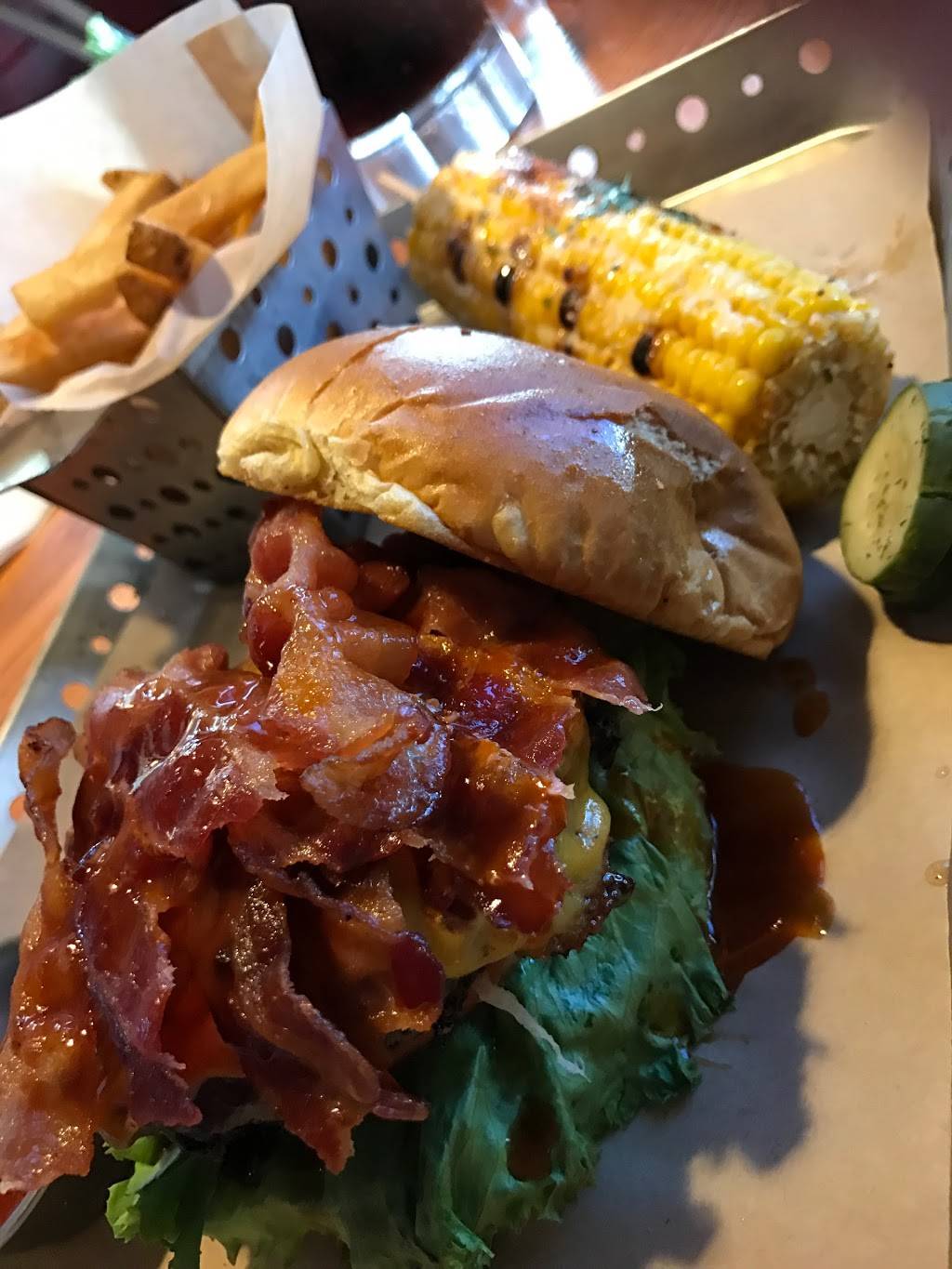 Chilis Grill & Bar | meal takeaway | 3039 W Agua Fria Fwy, Phoenix, AZ 85027, USA | 6235879100 OR +1 623-587-9100