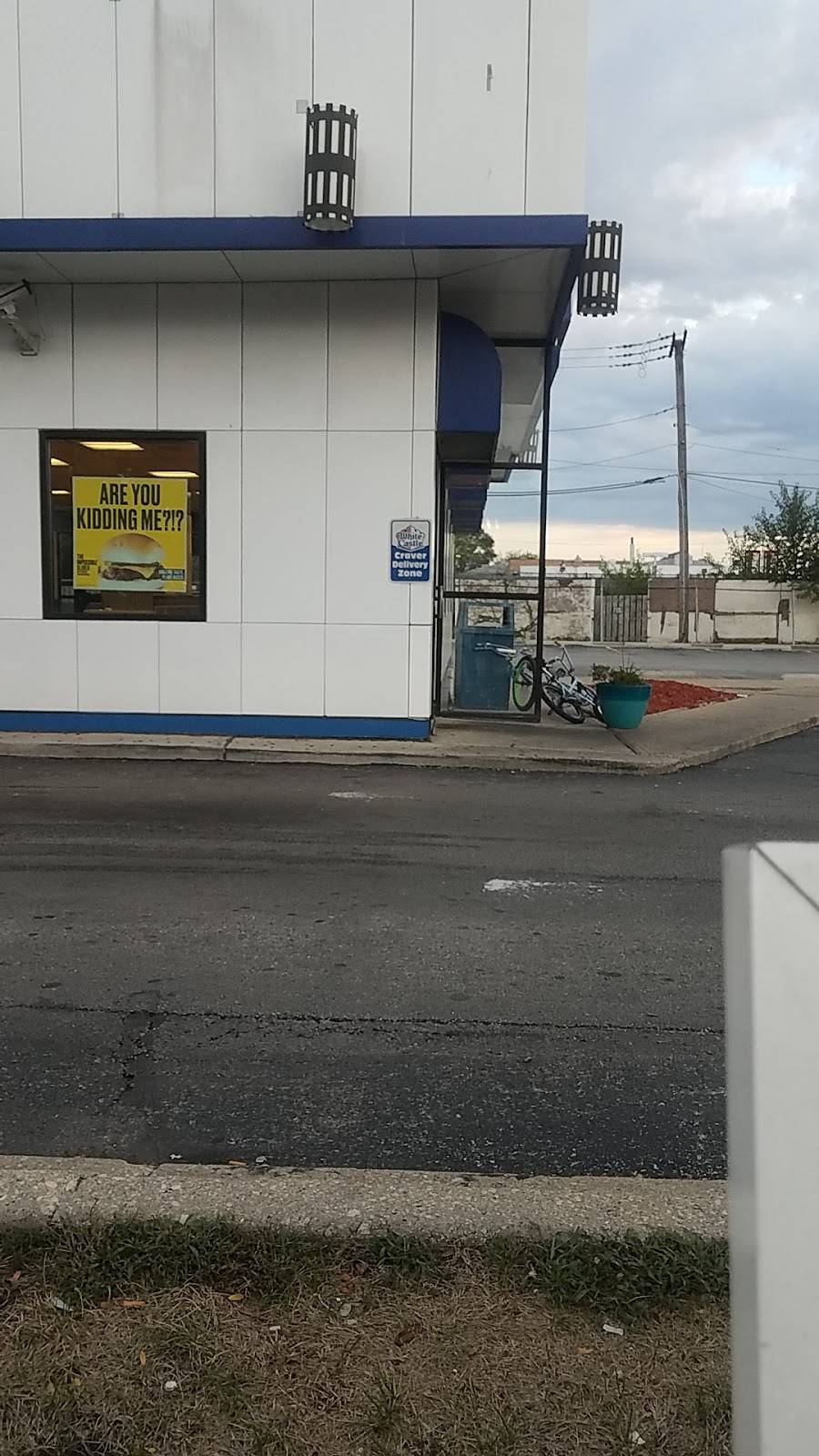 White Castle | restaurant | 6901 S Western Ave, Chicago, IL 60636, USA | 7737760622 OR +1 773-776-0622