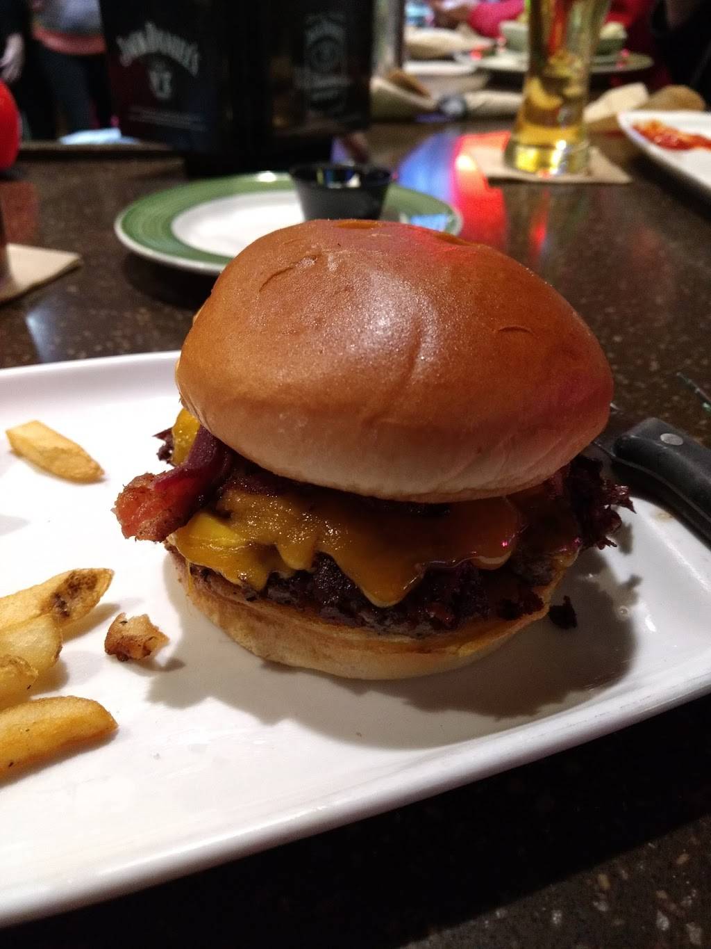 Applebees Grill + Bar | restaurant | 3805 41st Ave Dr, Moline, IL 61265, USA | 3097979232 OR +1 309-797-9232