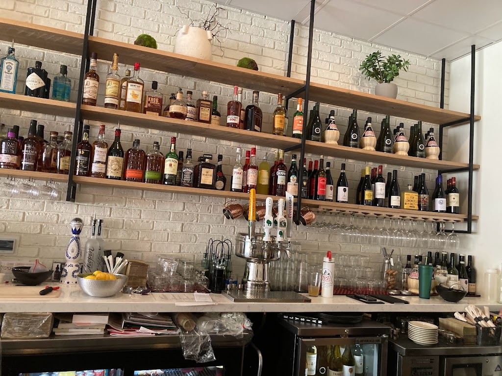 Little Italy | restaurant | 523 2nd St, Hudson, WI 54016, USA | 7158088576 OR +1 715-808-8576