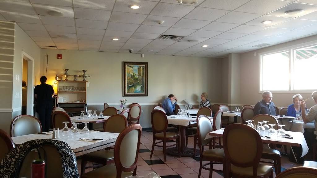 Testos Pizzeria & Restaurant | restaurant | 1023 Brooklawn Ave, Fairfield, CT 06825, USA | 2033300333 OR +1 203-330-0333