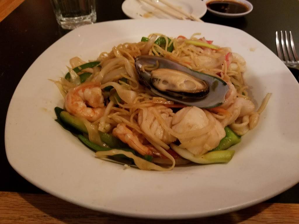 Village Sushi & Grill | restaurant | 14 Corinth St, Roslindale, MA 02131, USA | 6173637874 OR +1 617-363-7874