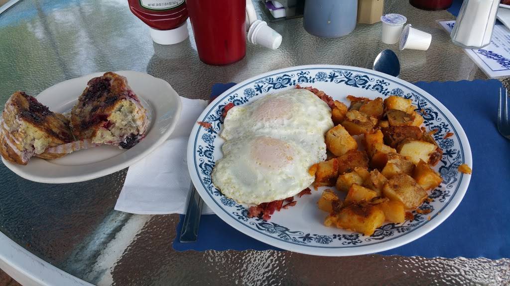 The Blueberry Muffin Restaurant | restaurant | 1769 White Mountain Hwy, North Conway, NH 03860, USA | 6033565736 OR +1 603-356-5736