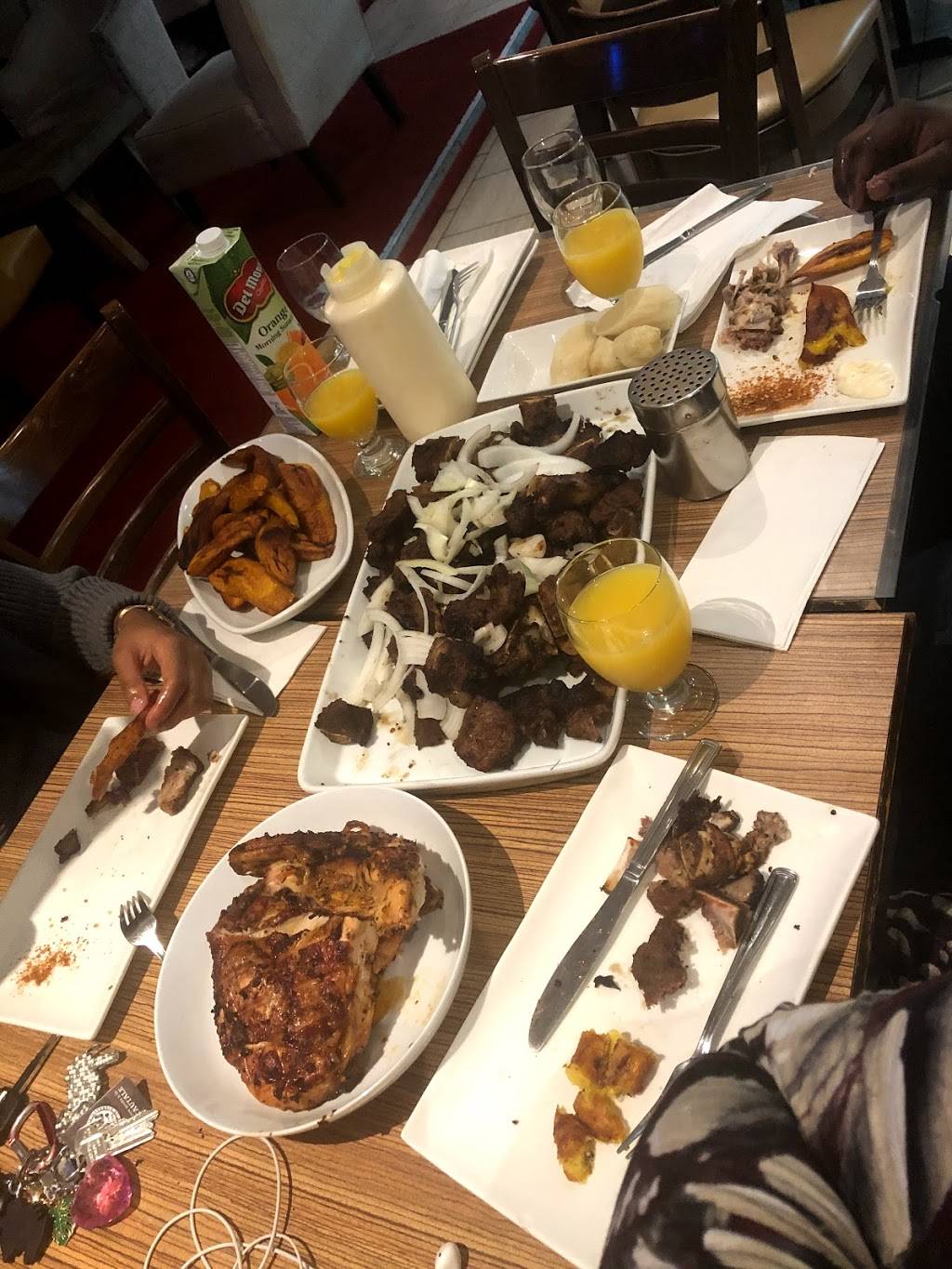 Restaurant Bébé Goût | restaurant | 6524 Rue Beaubien E, Montréal, QC H1M 1A9, Canada | 4388872514 OR +1 438-887-2514