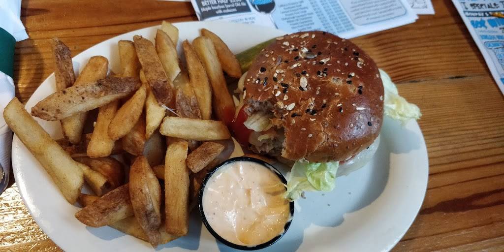 Winking Lizard | restaurant | 1301 E 9th St, Cleveland, OH 44114, USA | 2162974490 OR +1 216-297-4490