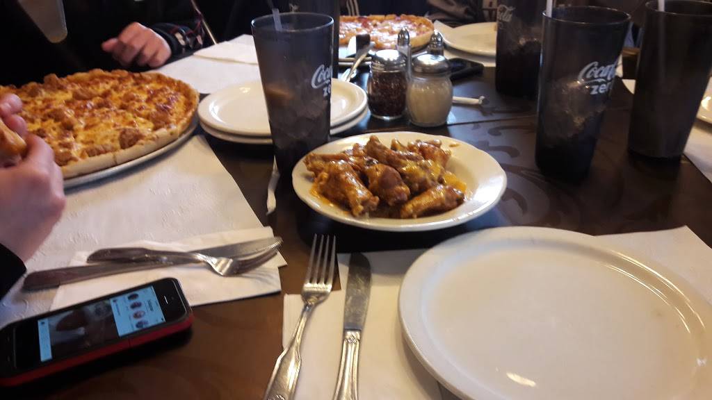 Grandes Pizzeria & Catering | restaurant | 9527 Pinnacle Rd, Sauquoit, NY 13456, USA | 3157371400 OR +1 315-737-1400