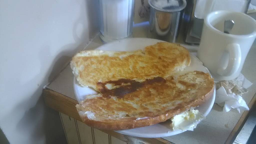 Dillons Restaurant | restaurant | 583 County St, New Bedford, MA 02740, USA | 5089999332 OR +1 508-999-9332