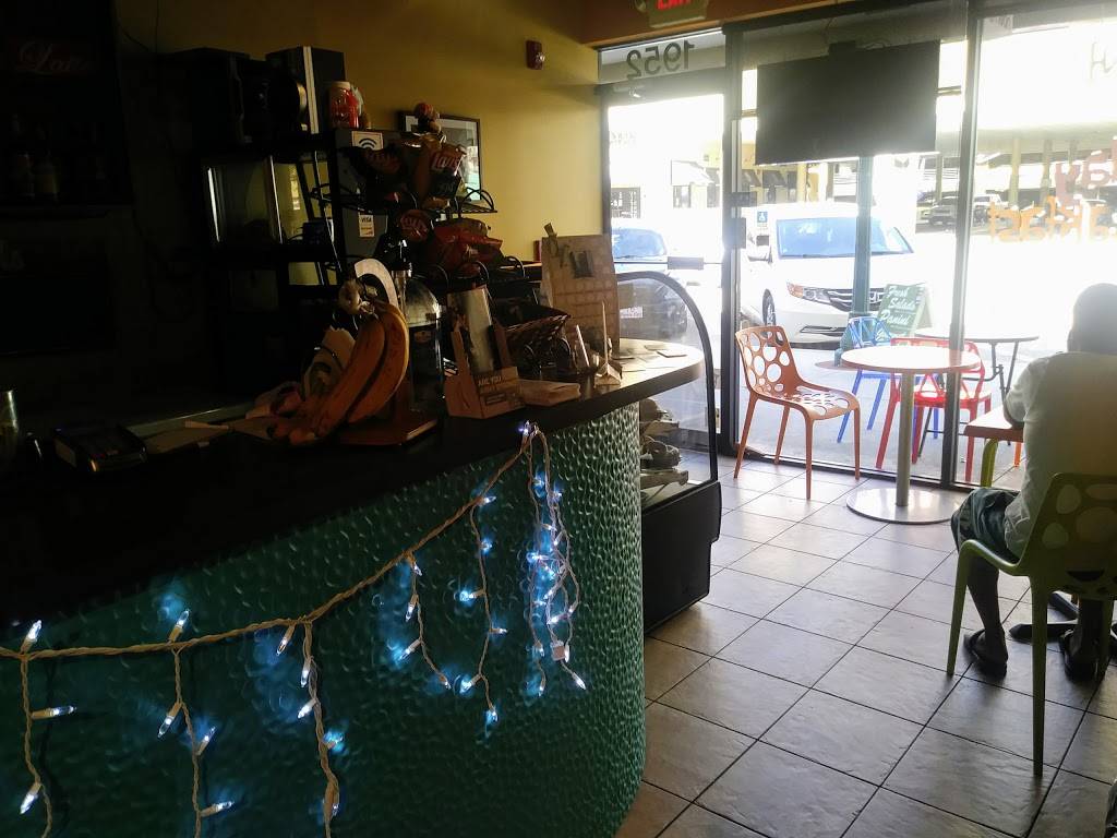 Bombon Cafe | restaurant | 1952 Main St, Sarasota, FL 34236, USA | 9413314351 OR +1 941-331-4351