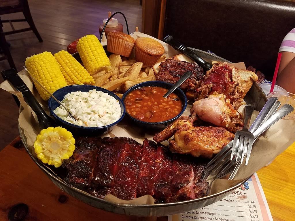 Famous Daves Bar-B-Que | restaurant | 8330 Razorback Rd, Colorado Springs, CO 80920, USA | 7192656227 OR +1 719-265-6227