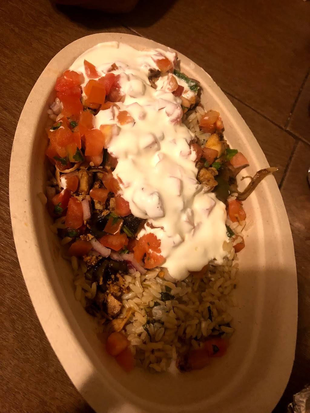 Chipotle Mexican Grill | restaurant | 940 S Waukegan Rd, Waukegan, IL 60085, USA | 8474065770 OR +1 847-406-5770