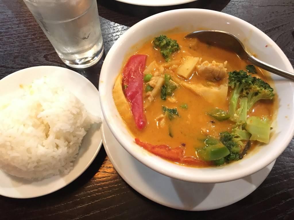 Bua Luang Thai Cuisine | restaurant | 1166 Solano Ave, Albany, CA 94706, USA | 5105278288 OR +1 510-527-8288