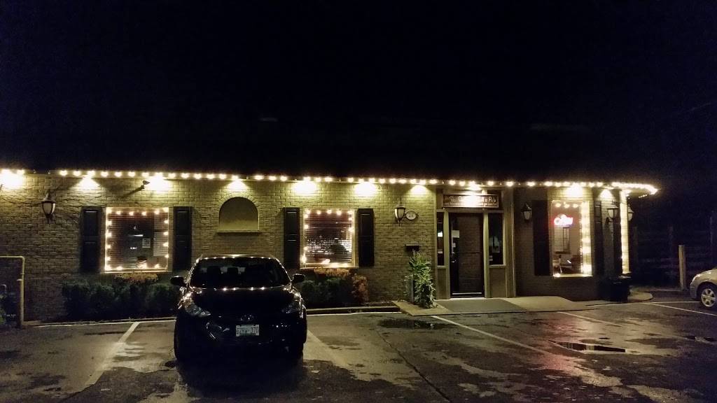 Queenstons Grill N Pub | restaurant | 216 Queenston St, St. Catharines, ON L2P 2W8, Canada | 9056828841 OR +1 905-682-8841