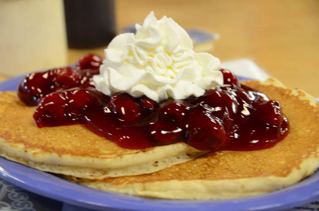 Missys Corner Cafe | restaurant | 2111 Court St, Pekin, IL 61554, USA | 3093464456 OR +1 309-346-4456