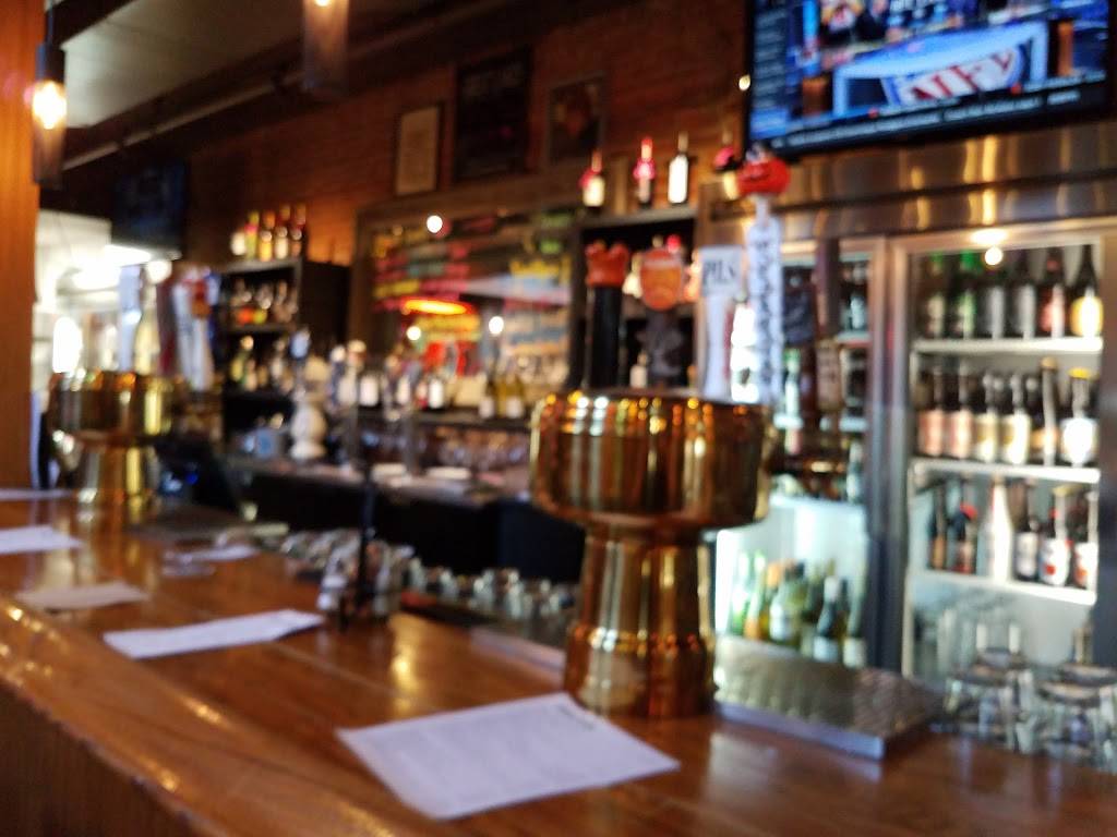 Donatos Pizza | restaurant | 116 E Broadway, Granville, OH 43023, USA | 7409204774 OR +1 740-920-4774