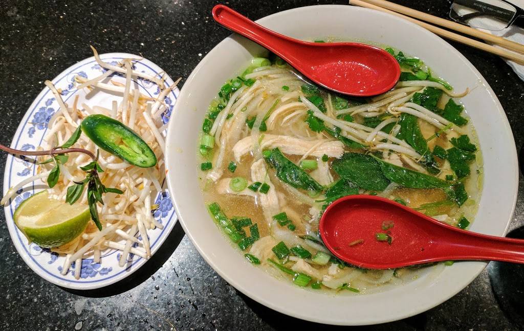 Pho La Jolla | restaurant | 3211 Holiday Ct, La Jolla, CA 92037, USA | 8585874688 OR +1 858-587-4688