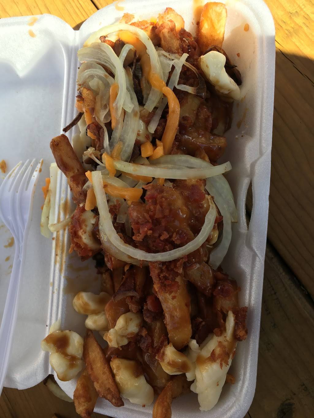 Potato Heads | restaurant | 6460 RR 20, Niagara Falls, ON L2G 1T6, Canada | 9053287229 OR +1 905-328-7229