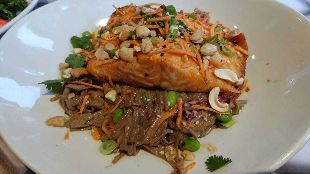 LYFE Kitchen | restaurant | 831 N State St, Chicago, IL 60611, USA | 3129678600 OR +1 312-967-8600