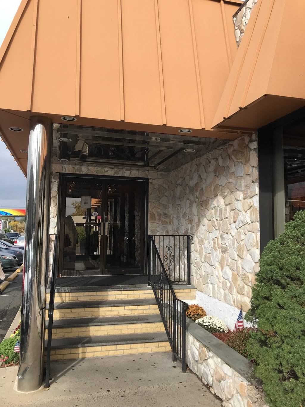 Huck Finn Diner | restaurant | 2431 Morris Ave, Union, NJ 07083, USA | 9088109000 OR +1 908-810-9000