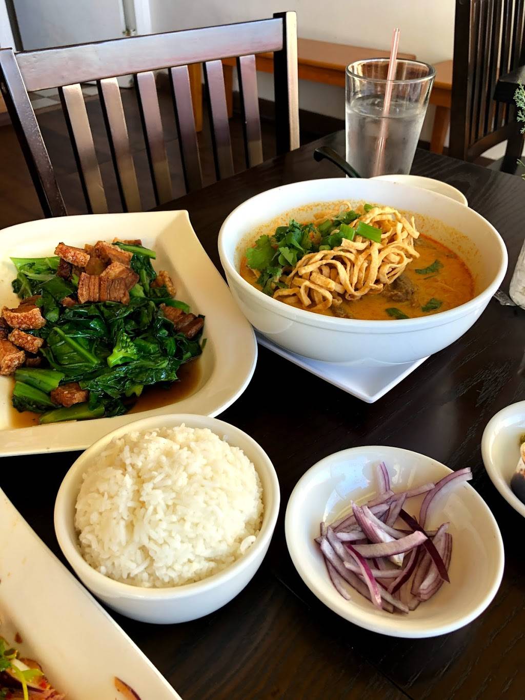 Eathai Bistro | restaurant | 6160 University Ave, San Diego, CA 92115, USA | 6195838888 OR +1 619-583-8888