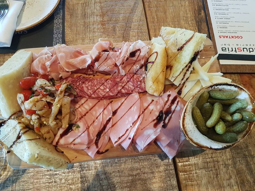Industria Pizzeria + Bar | restaurant | 582 Chemin de Touraine, Boucherville, QC J4B 5E4, Canada | 4506417167 OR +1 450-641-7167