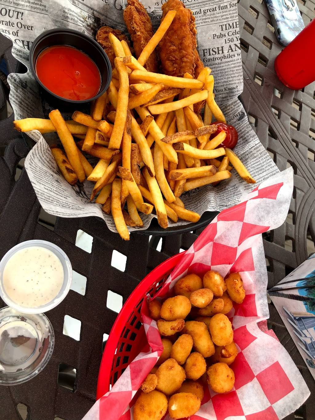 Ships Wheel Restaurant | restaurant | 238 Lobdell Point Rd, Washington, WI 54246, USA | 9208472640 OR +1 920-847-2640