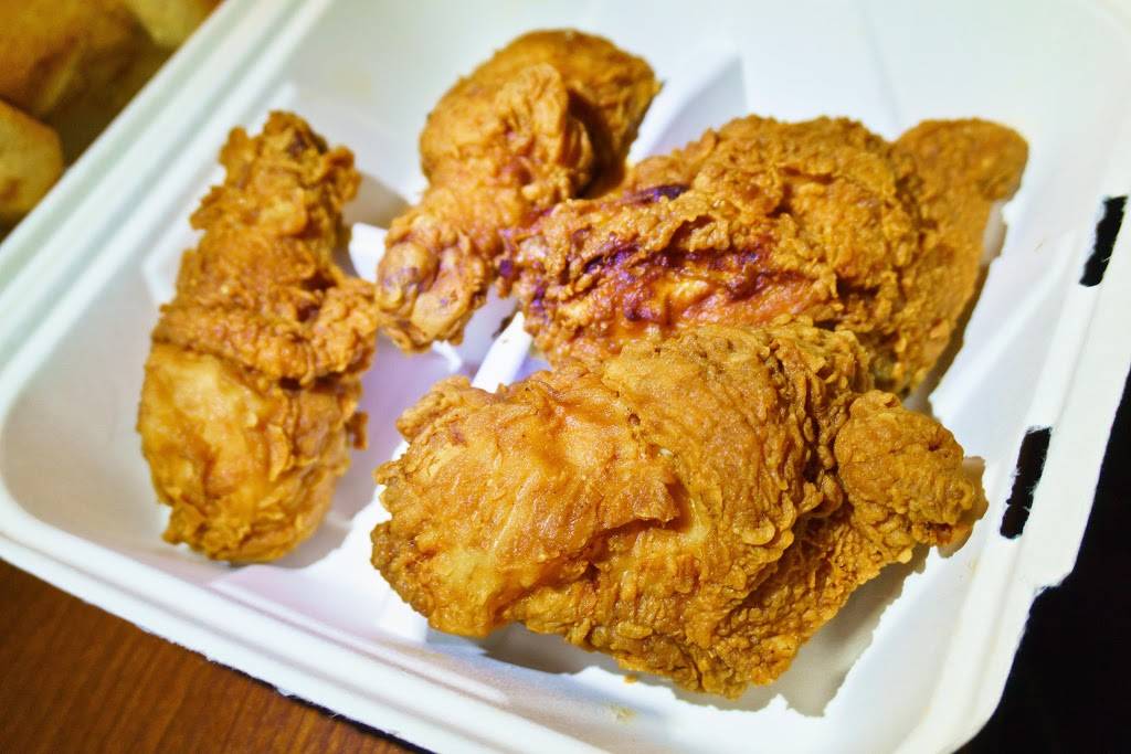 Ezells Famous Chicken | restaurant | 501 23rd AVE (23rd &, E Jefferson St, Seattle, WA 98122, USA | 2063244141 OR +1 206-324-4141