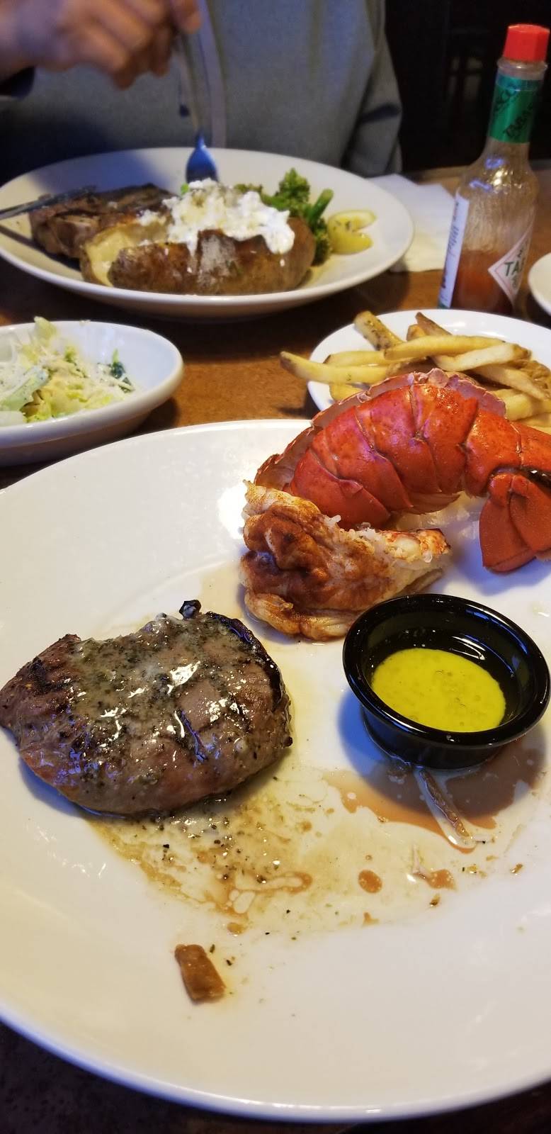 TGI Fridays | restaurant | 2795 Cabot Dr, Corona, CA 92883, USA | 9512778225 OR +1 951-277-8225