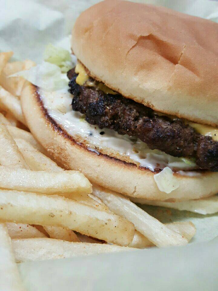 Hav-R Charburger | restaurant | 606 S Clark Rd, Duncanville, TX 75137, USA | 9722963663 OR +1 972-296-3663