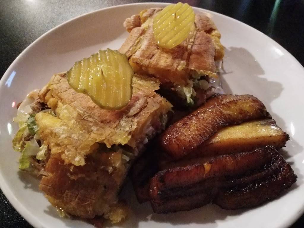 Luna Rosa Puerto Rican Grill y Tapas | restaurant | 2603 SE Military Dr #106, San Antonio, TX 78223, USA | 2103143111 OR +1 210-314-3111