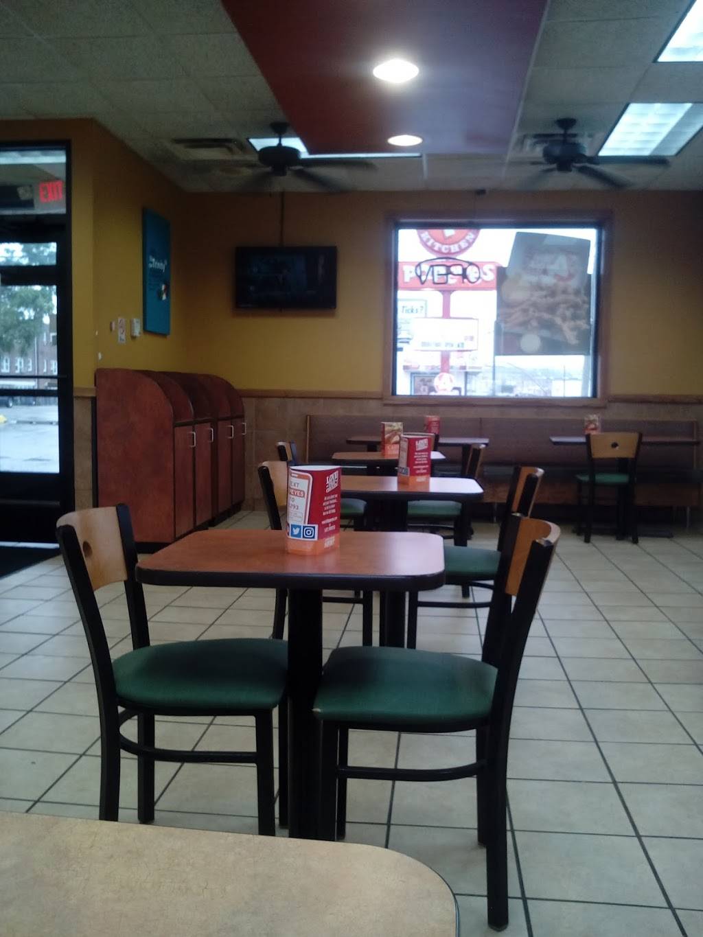 Popeyes Louisiana Kitchen | restaurant | 2511 Northeast Blvd, Wilmington, DE 19802, USA | 3024821436 OR +1 302-482-1436