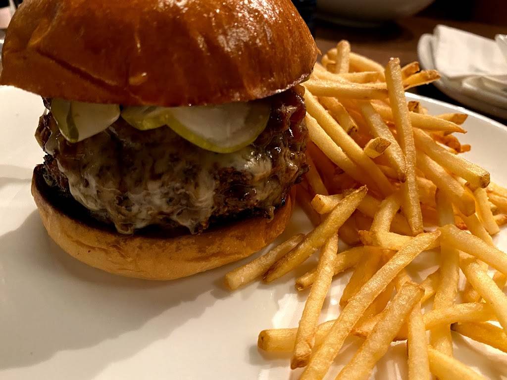 Monarch -Kitchen & Bar | restaurant | 4750 E 53rd St, Davenport, IA 52807, USA | 5635267400 OR +1 563-526-7400