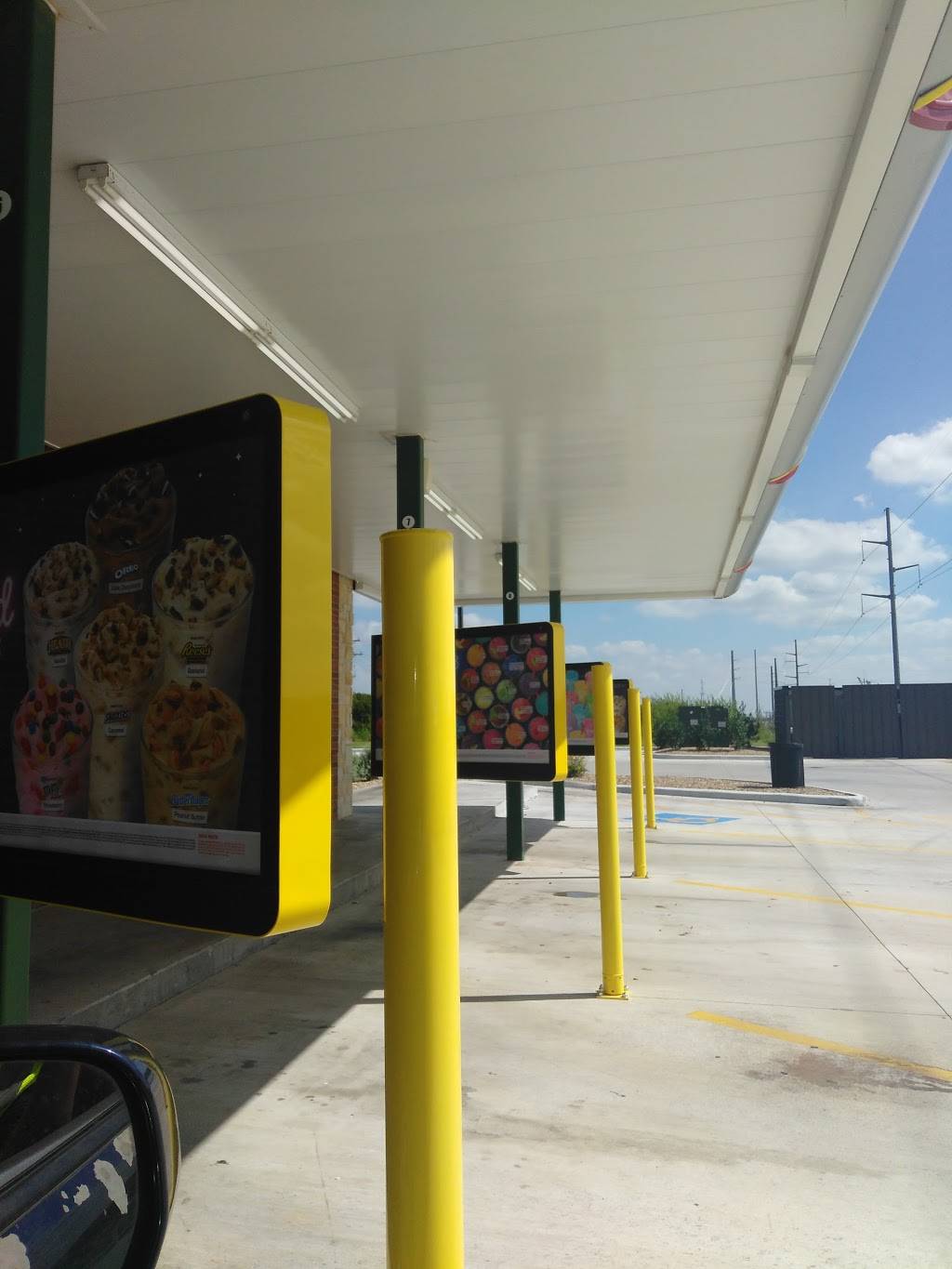 Sonic Drive-In | restaurant | 13211 Raceway Dr, Northlake, TX 76262, USA | 6828311115 OR +1 682-831-1115