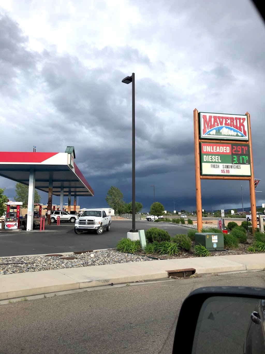 Maverik Adventures First Stop | restaurant | 2902 D Rd, Grand Junction, CO 81504, USA | 9702434016 OR +1 970-243-4016