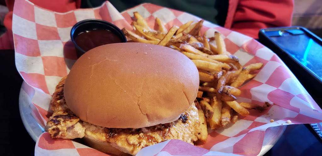 Sheltons Bar | restaurant | 2016 W Farmington Rd, West Peoria, IL 61604, USA | 3099815635 OR +1 309-981-5635