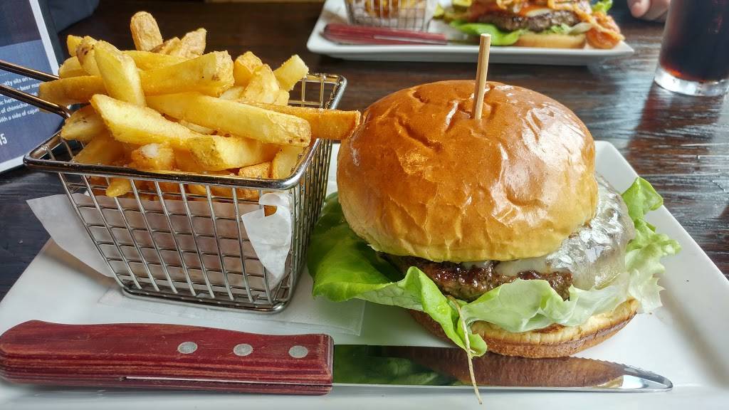 Burgerhaus - Indianapolis | restaurant | 335 W 9th St D, Indianapolis, IN 46202, USA | 3174344287 OR +1 317-434-4287