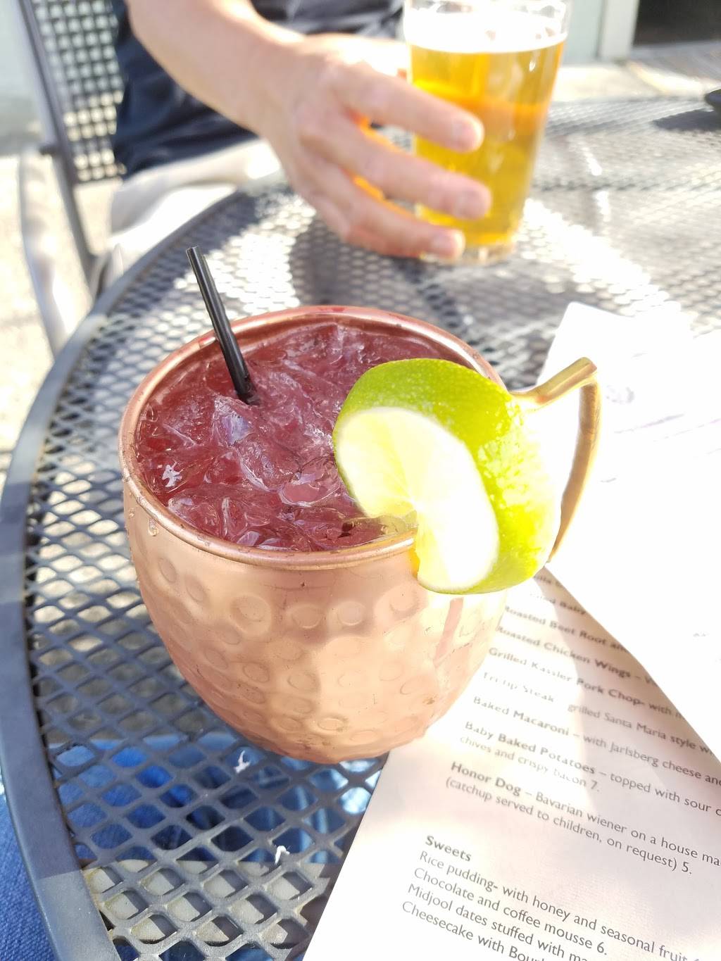 Hound & Bottle | restaurant | 2109 E 11th St, Bremerton, WA 98310, USA | 3603774223 OR +1 360-377-4223